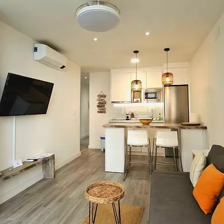 Sea View 2br Beachfront & Cozy Balcony Apartment
