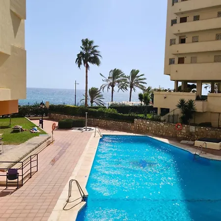 Apartment Sea View 2br Beachfront & Cozy Balcony Marbella