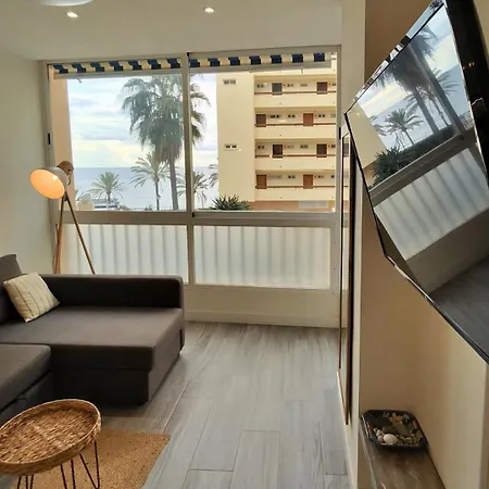 Sea View 2br Beachfront & Cozy Balcony Apartment *