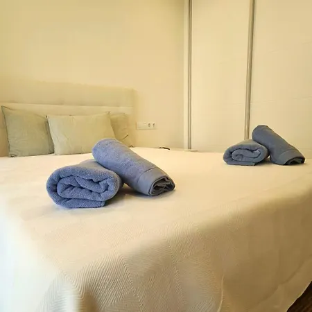 Sea View 2br Beachfront & Cozy Balcony Apartmán Marbella